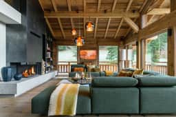 Chamonix Chalet With Gym and Solarium - Image 2