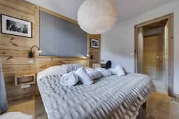 Pedestrian Alpine Retreat With Ski Access - Image 2
