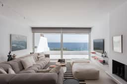 Luxury Villa with Sea Views and Private Jacuzzi - Image 3