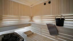 Spacious Triplex With Sauna and SPA - Image 3