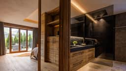 Stylish Six Bedroom Retreat With Cinema - Image 4