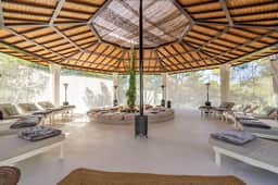 Elegant Rural Villa With Scenic Views - Image 2