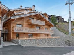 Sunny Terrace Apartment Near Méribel Slopes - Image 2