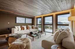Elegant Mountain Retreat in Courchevel Alps - Image 2