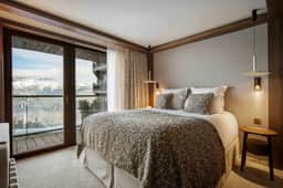 Elegant Mountain Retreat in Courchevel Alps - Image 3