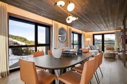 Spacious 3BR Alpine Retreat with Wellness - Image 4