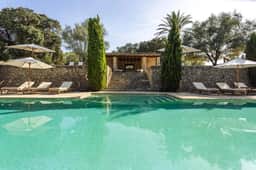 Stunning Castle Retreat With Private Pool - Image 4