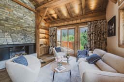 Mountain Chalet With Two Ensuite Bedrooms - Image 2