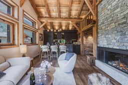Mountain Chalet With Two Ensuite Bedrooms - Image 5