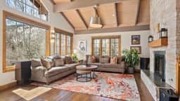 Four Bedroom Home With Spacious Decks - Image 2