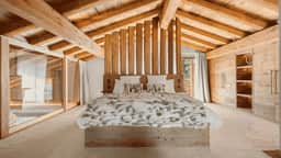 Elegant Alpine Chalet With Mountain Views - Image 2