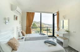 Panoramic Seaviews From Private Infinity Pool - Image 3