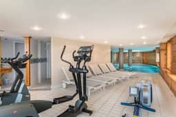 Ski In Ski Out Apartment with Pool & Mountain View - Image 5