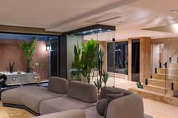 Elegant Sea View Villa With Sauna - Image 5