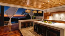 Seven Bedroom Retreat With Infinity Pool - Image 2