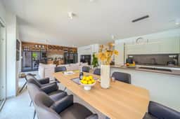 Spacious Retreat With Four Private Bathrooms - Image 3