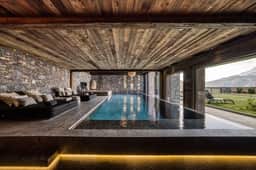 Luxury Group Retreat With Mountain Views - Image 4