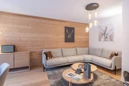 Spacious Apartment Near Ski Slopes - Image 2