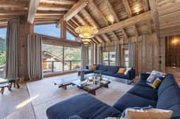 Cozy Alpine Chalet With Panoramic Terrace Views - Image 4