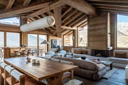 Elegant Chalet With Five Bedrooms And Fireplace - Image 4
