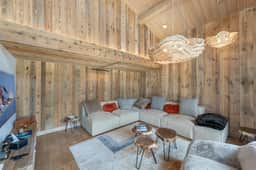 Elegant Megève Chalet Near Ski Lifts - Image 2