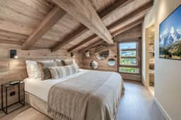 Luxury Alpine Stay With Indoor Jacuzzi - Image 3