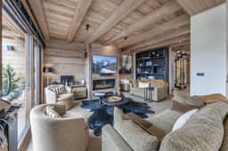 Luxury Alpine Stay With Indoor Jacuzzi - Image 5