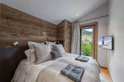 Spacious Alpine Apartment With Pool Sauna - Image 3
