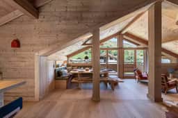 Spacious Family Duplex With Mountain Views - Image 3