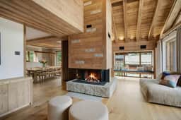 Spacious Six Bedroom Chalet in Méribel - Image 2