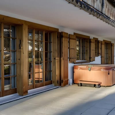 Luxurious Flat with Jacuzzi & Sauna