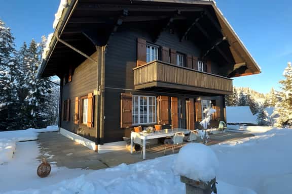 Lovely 4 Bedroom Chalet Great for Ski Holiday - Image 1