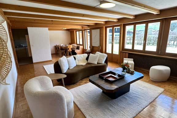 Charming Alpine Flat Retreat in Gstaad - Image 1