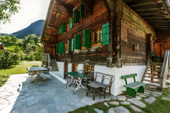 Authentic Designed Chalet right next to Gstaad - Image 1