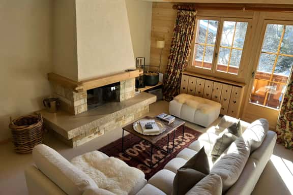 Serene 3BR Apartment with Premier Ski Access - Image 1