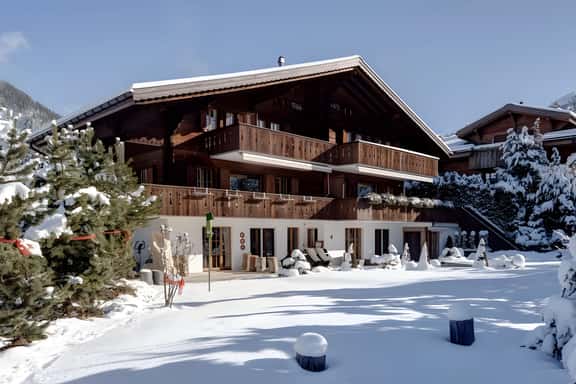 7-bedroom Chalet Private Pool and Stunning Views - Image 1