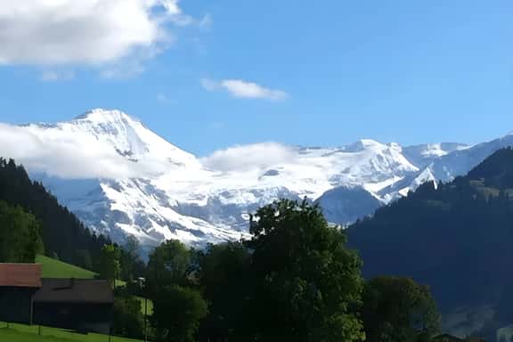 Gstaad - Luxury Flat in Schonried with Great Views - Image 1