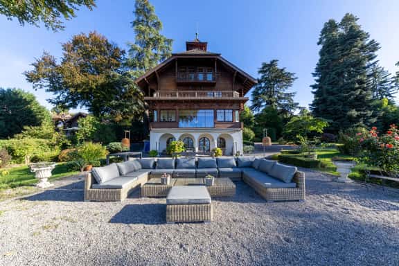 A Landmark Residence On Lake Geneva - Image 1