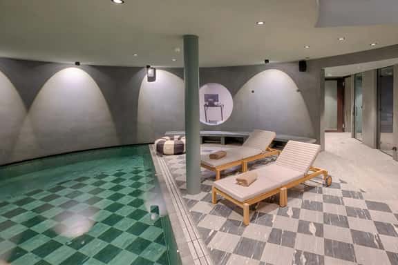 Alpine Elegance Chalet Retreat - Image 1