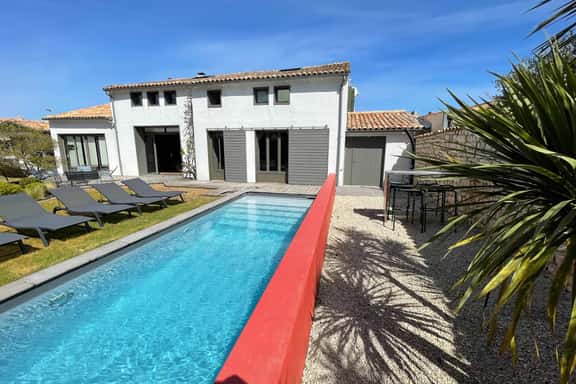 Central Île De Ré Pool Retreat - Image 1