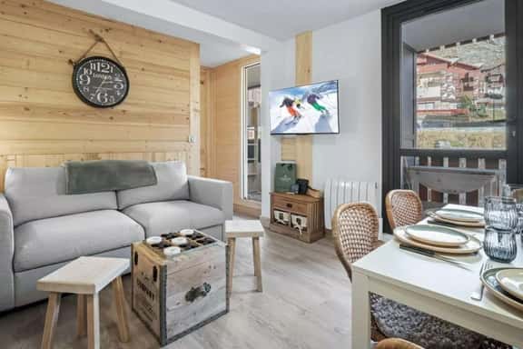 Cozy Mountain Apartment Steps From Ski Slopes - Image 1