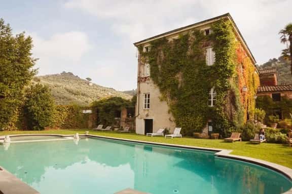 Historic Frescoed Villa Estate in Tuscany - Image 1