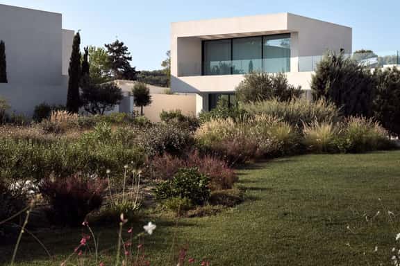 Luxury Beachfront Villa With Sea Views - Image 1