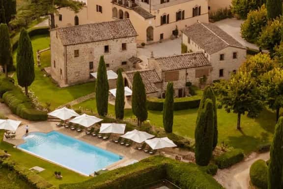 Luxury Tuscan Escape With Pool Views - Image 1