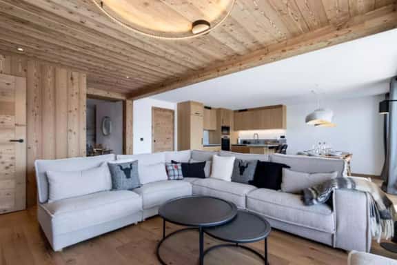 Mountain Retreat Apartment With Private Sauna - Image 1