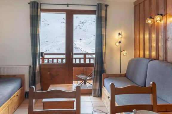 Mountain View Apartment Steps From Slopes - Image 1