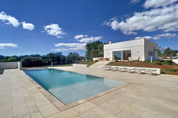 Panoramic Valley Estate Retreat - Image 1