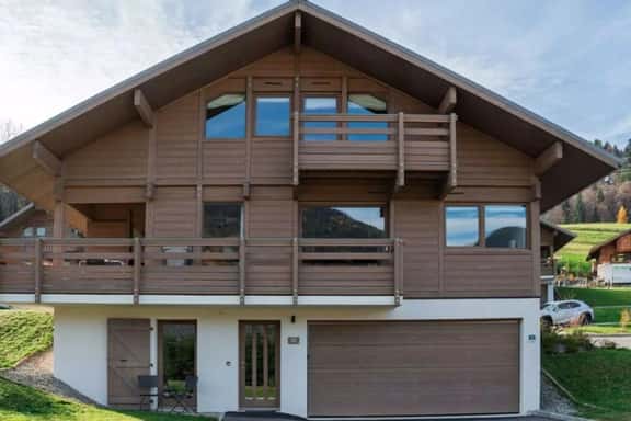 Scenic Chalet Near Ski and Nature - Image 1