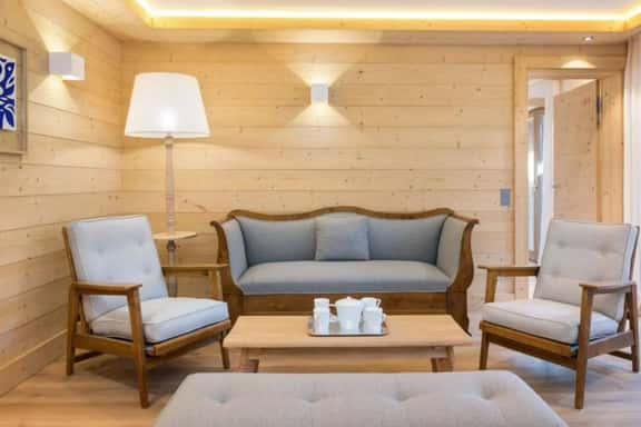 Stylish Mountain Apartment Near Slopes - Image 1