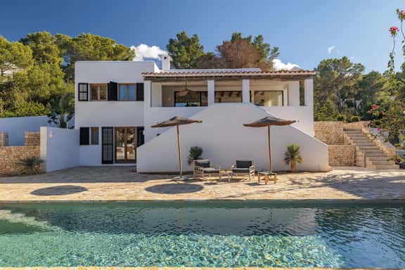 Sunset Sea Views with Saltwater Pool - Image 1
